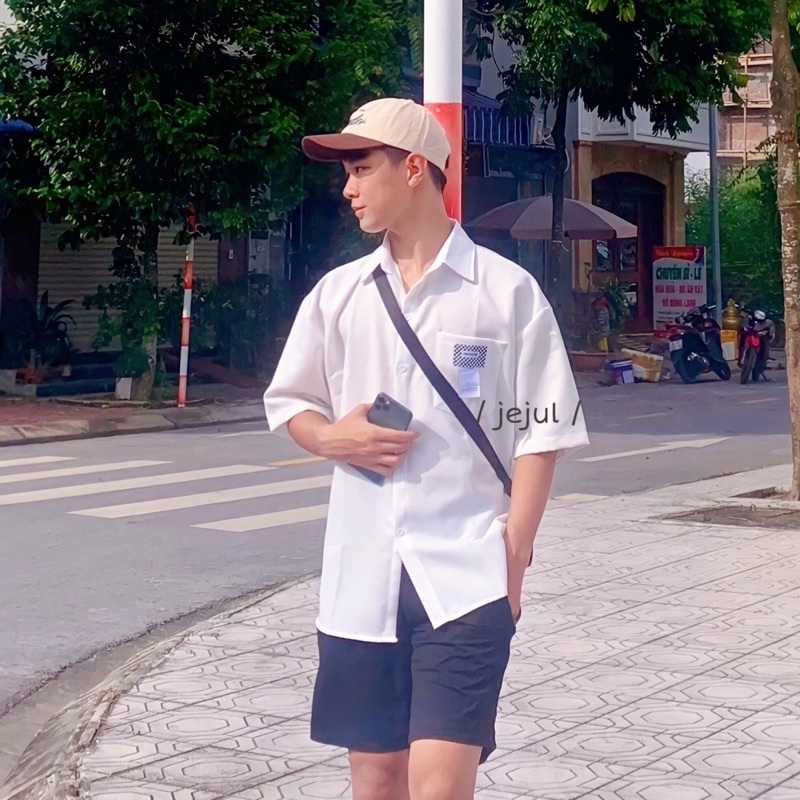Áo sơmi tay lỡ unisex SWEEDER màu ĐEN/TRẮNG  Nam nữ unisex  Áo Sơ Mi SWD form rộng style Ulzzang