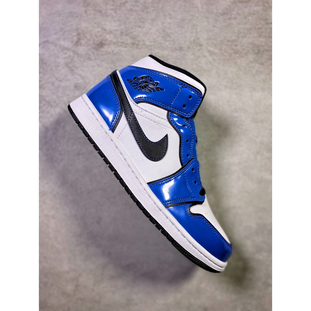 Giày Air Jordan 1 Mid "Signal Blue"