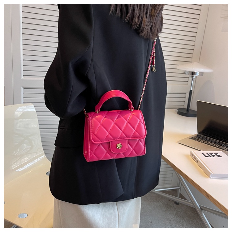 Túi xách đeo chéo JASMIN NOIR họa tiết dập sọc caro phối dây xích thời trang dành cho nữ