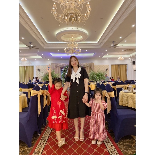 Đầm che khuyết điểm - Váy cho sau sinh có khoá kéo cho bé ti nơ trắng