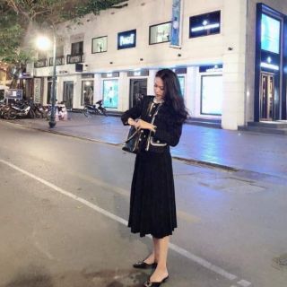 Chân váy xếp ly dáng dài