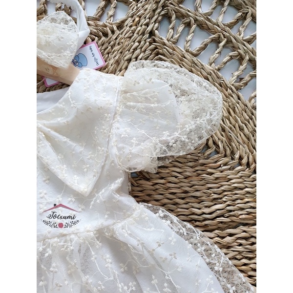 Váy công chúa trắng cổ nơ tay phồng ren cao cấp - Tocxumi