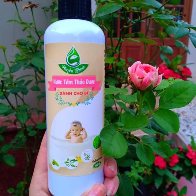 Nước tắm thảo dược
