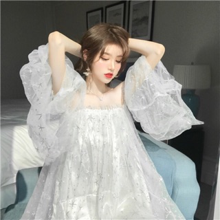 Váy trễ vai voan ngắn hoạ tiết sao nhí tay phồng tay loe trắng/đen