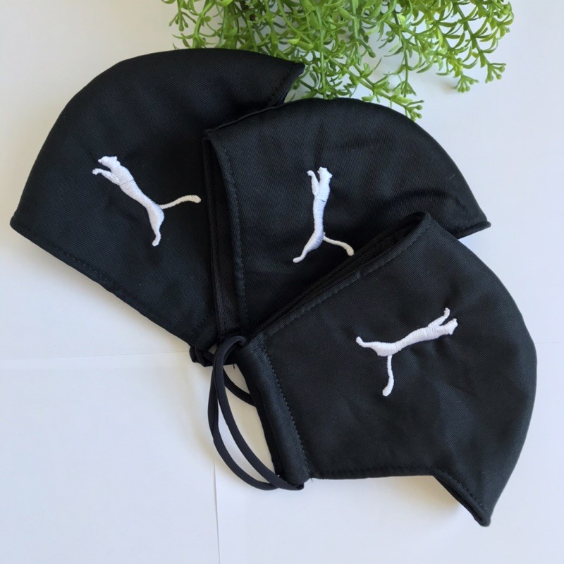 khẩu trang vải thêu logo Pum