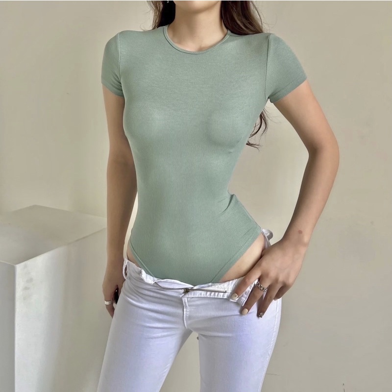 [Mã FAMARAL2 giảm 10K đơn 50K] Bodysuit cổ tròn kín tay ngắn by whattowear