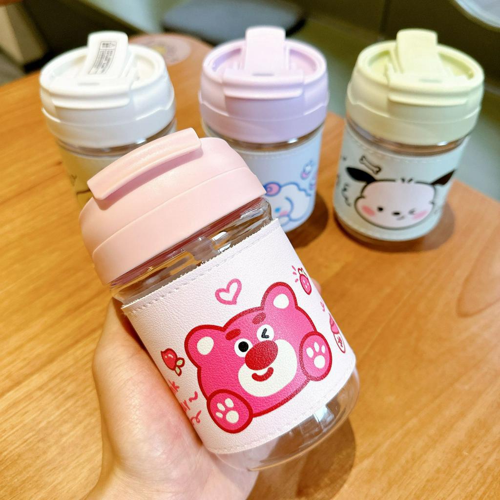 Bình Nước Thủy Tinh 400-500ML Hình Gấu Dâu Tây Dễ Thương