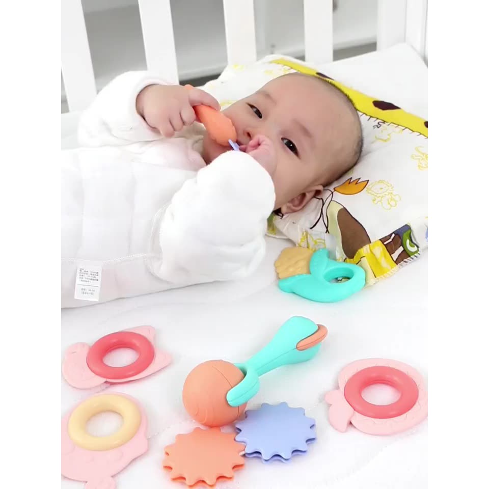 Gặm nướu cao cấp 10 món BabyRattle dạng bìa cho bé mới mọc răng
