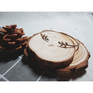 Lắc tay hình lá đơn giản, nữ tính