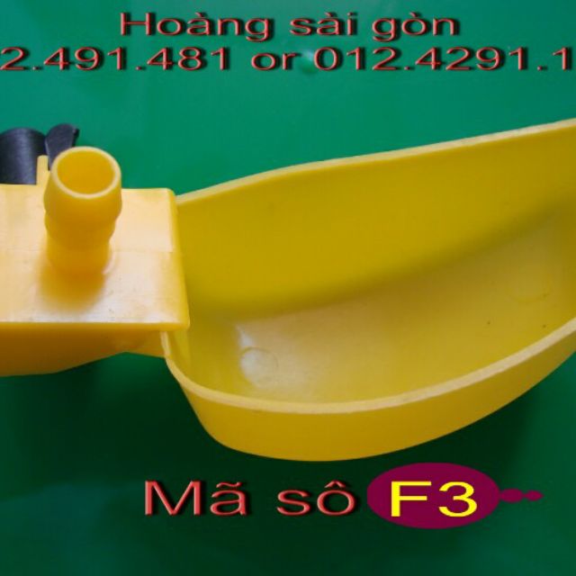 60.000đ/10 cái Máng uống nước tự động cho chim cút.