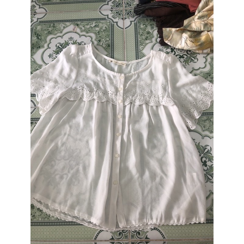 áo sơ mi nữ màu trắng dáng xoè