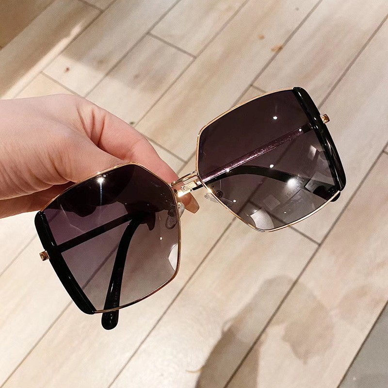 Kính Mát Nữ Thời Trang Mới 2021 - Mắt kính râm nữ đi biển đi nắng màu trắng đen xanh hồng_MS37 | BigBuy360 - bigbuy360.vn