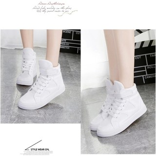 Giày sneaker nữ cao cổ