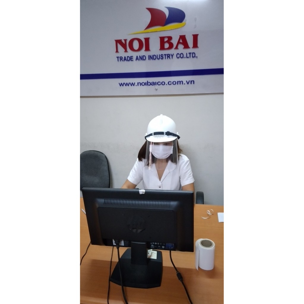 Mặt nạ y tế, kính bảo hộ che kín mặt. Direct splash face shield.