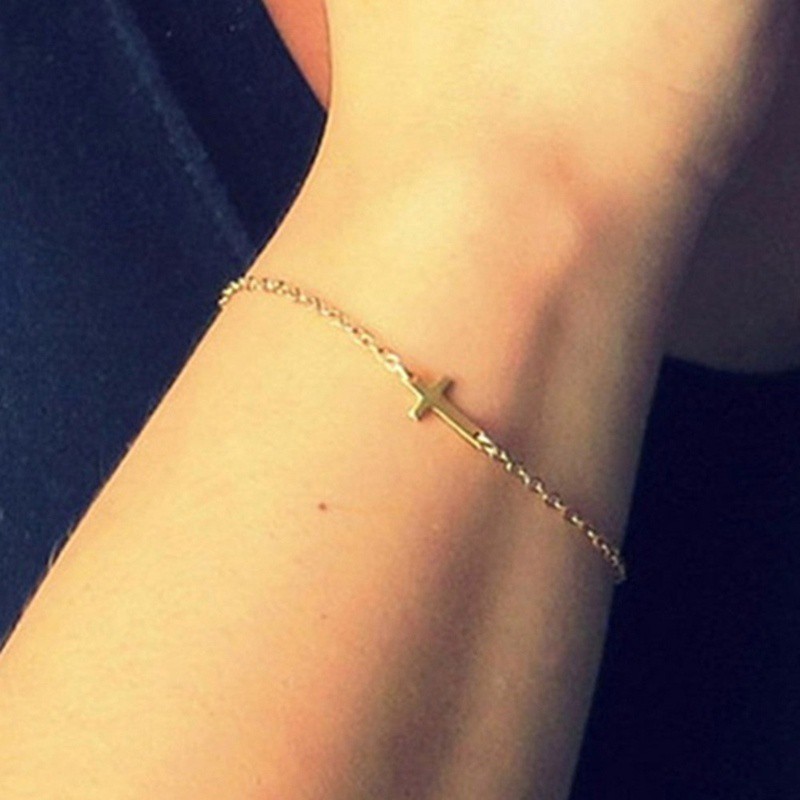 Vòng tay thép không gỉ mặt thánh giá nhỏ cá tính thời trang cho nữ