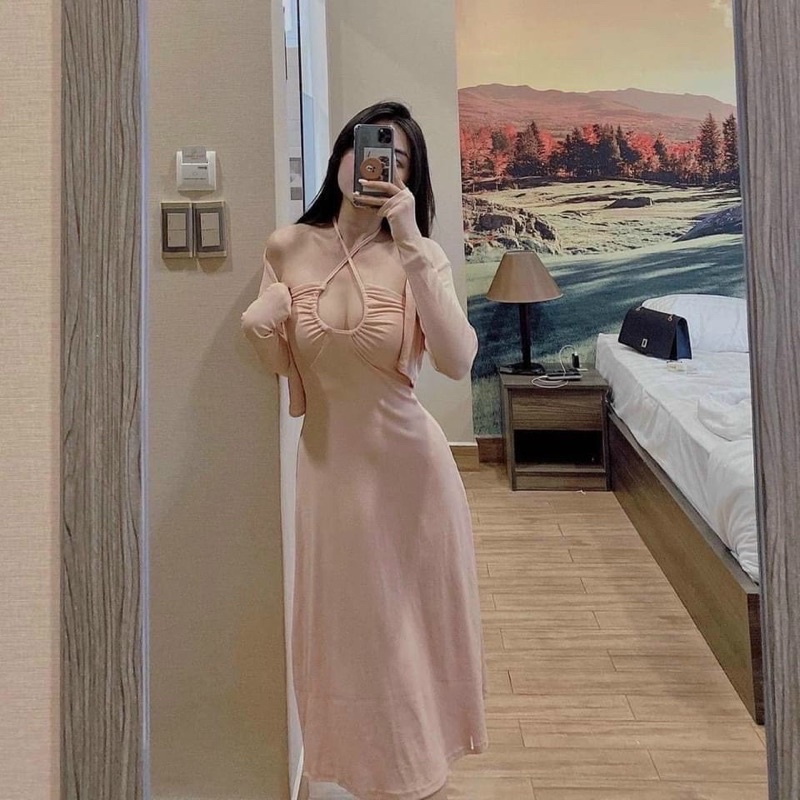 🦋Sét Đầm Hồng Khoét Ngực Kèm Áo Khoác Crop🦋