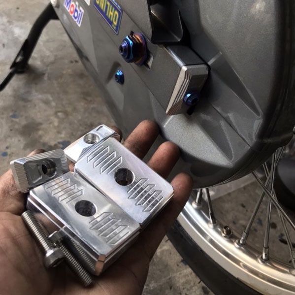 Pát tăng sên âm nhôm CNC Jupiter, bát tăng sên xe máy