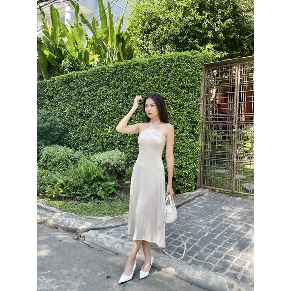 Đầm midi thun chéo cổ