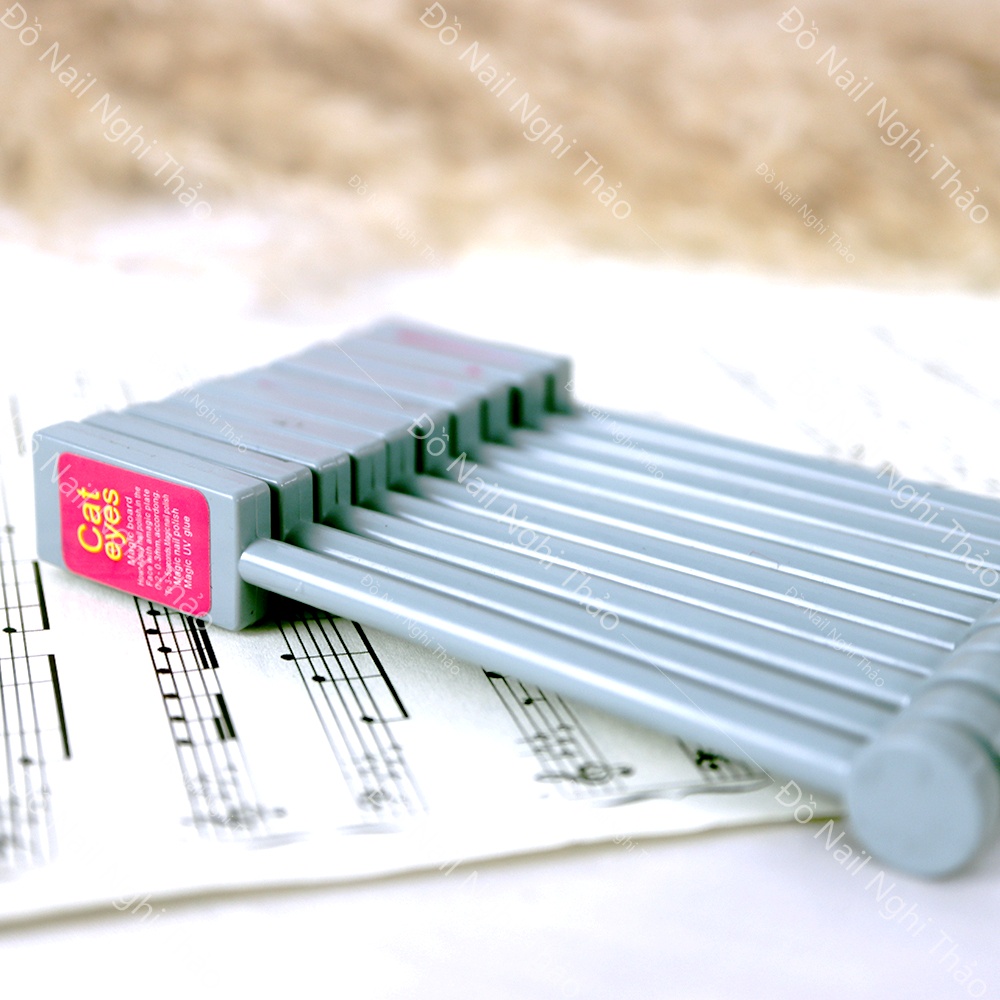 Nam châm mắt mèo LADURA