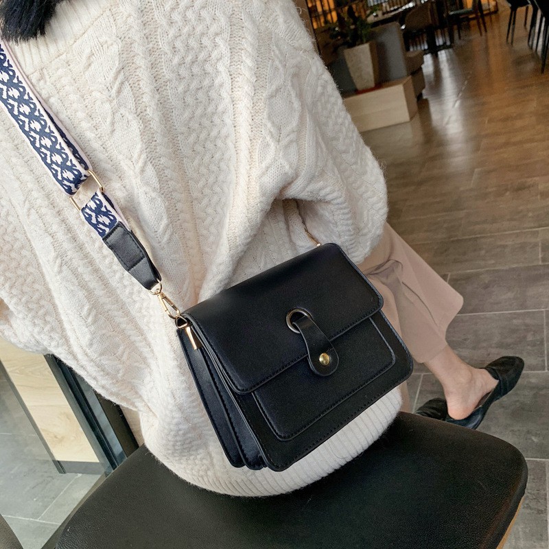 TÚI XÁCH NỮ ĐEO CHÉO AZAMI DA PU MỀM 2 NGĂN QUAI VẢI TO BẢN THỜI TRANG TD29