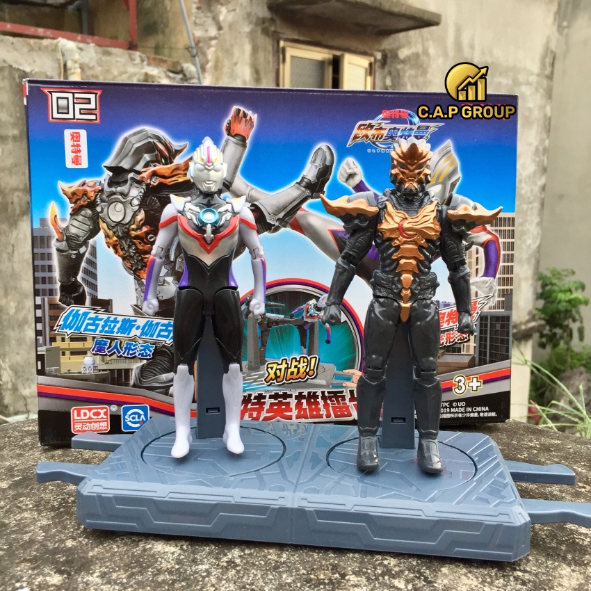 Bộ đồ chơi đấu trường Ultraman Arena Orb đánh nhau - II10