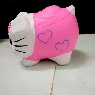 Heo đất bỏ tiền tiết kiệm