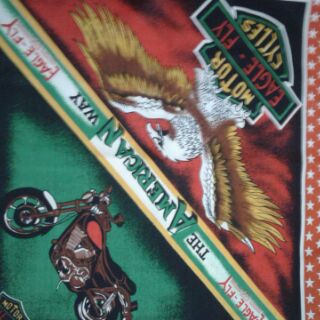 Khăn vuông hình chim đại bàng