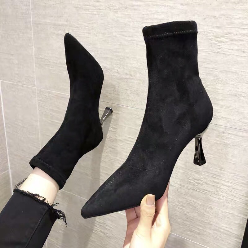 Boots Ulzzang cổ ngắn mũi nhọn da lộn gót cao 7cm