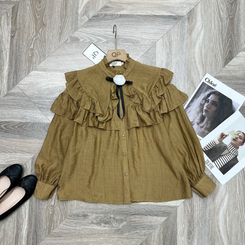 Áo sơmi bèo ngực tag hoa