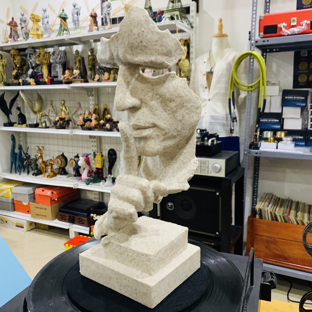 Tượng Đương đại trang trí nhà cửa decor mặt người tư thế im lặng , giúp chúng ta khi nóng vội kìm chế bản thân, tốt đẹp