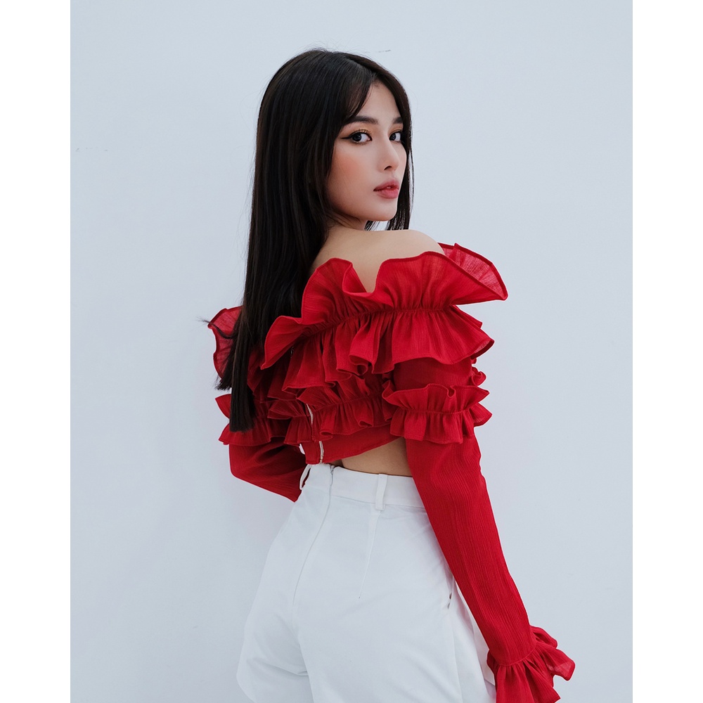 Áo croptop SheByShj trễ vai tay dài phối bèo màu đỏ - Ruby Top