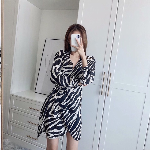 Váy da báo và ngựa vằn