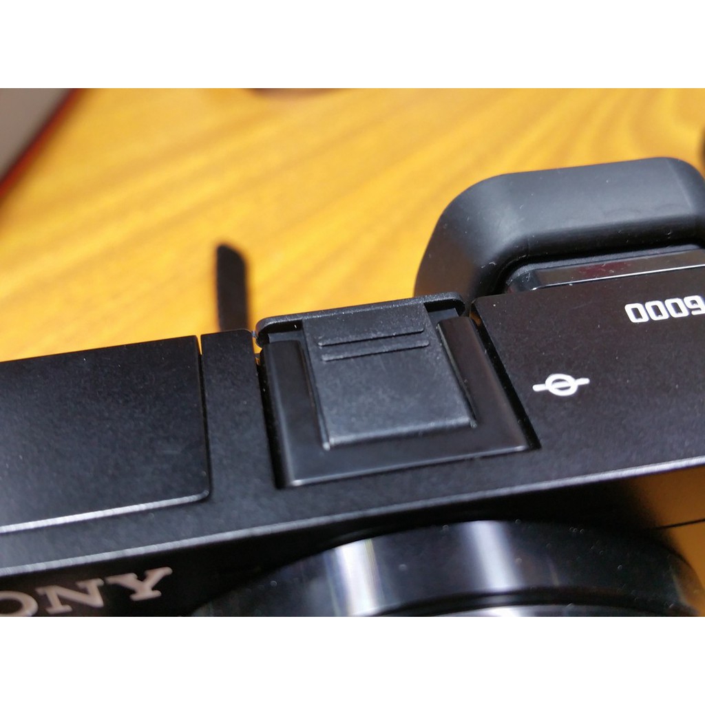 Hotshoe nhựa che bụi chân flash máy ảnh BS-1 (Mẫu1)