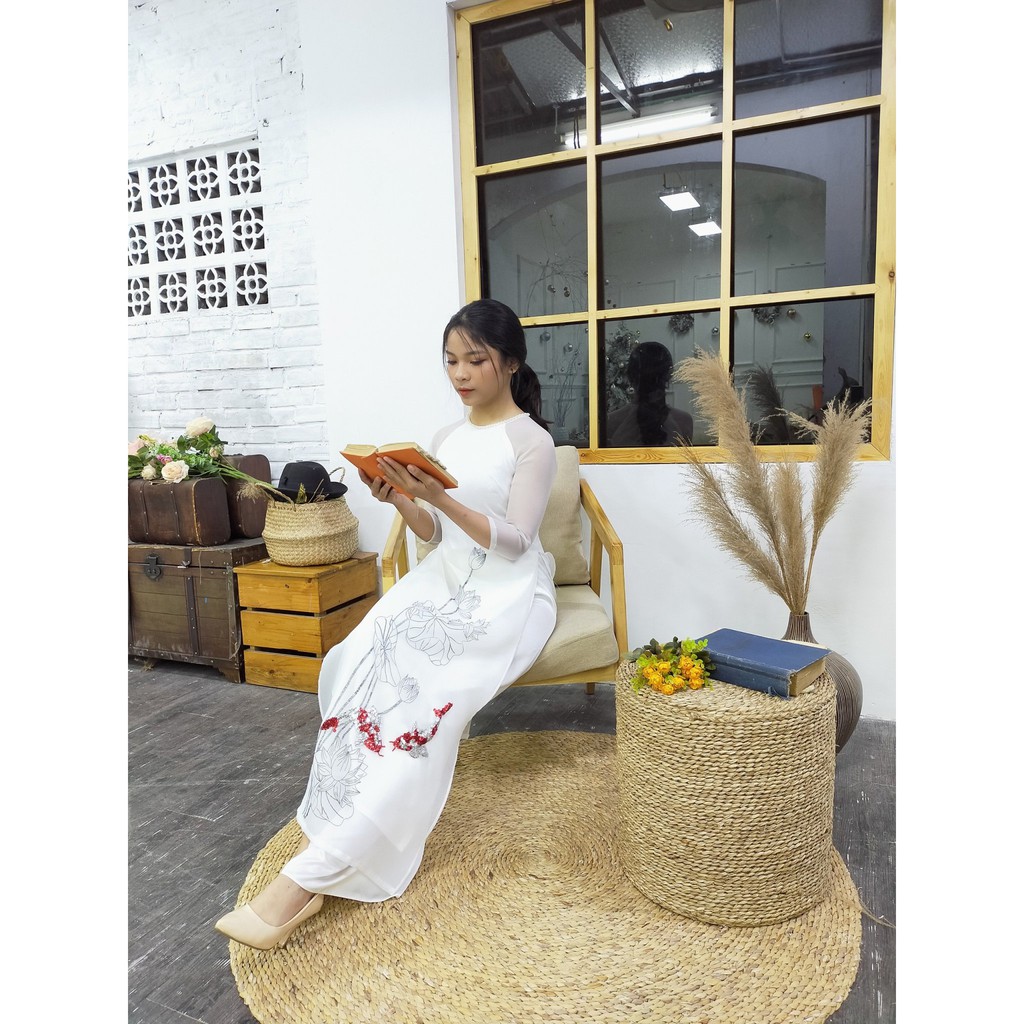 Áo dài trắng Sen cá