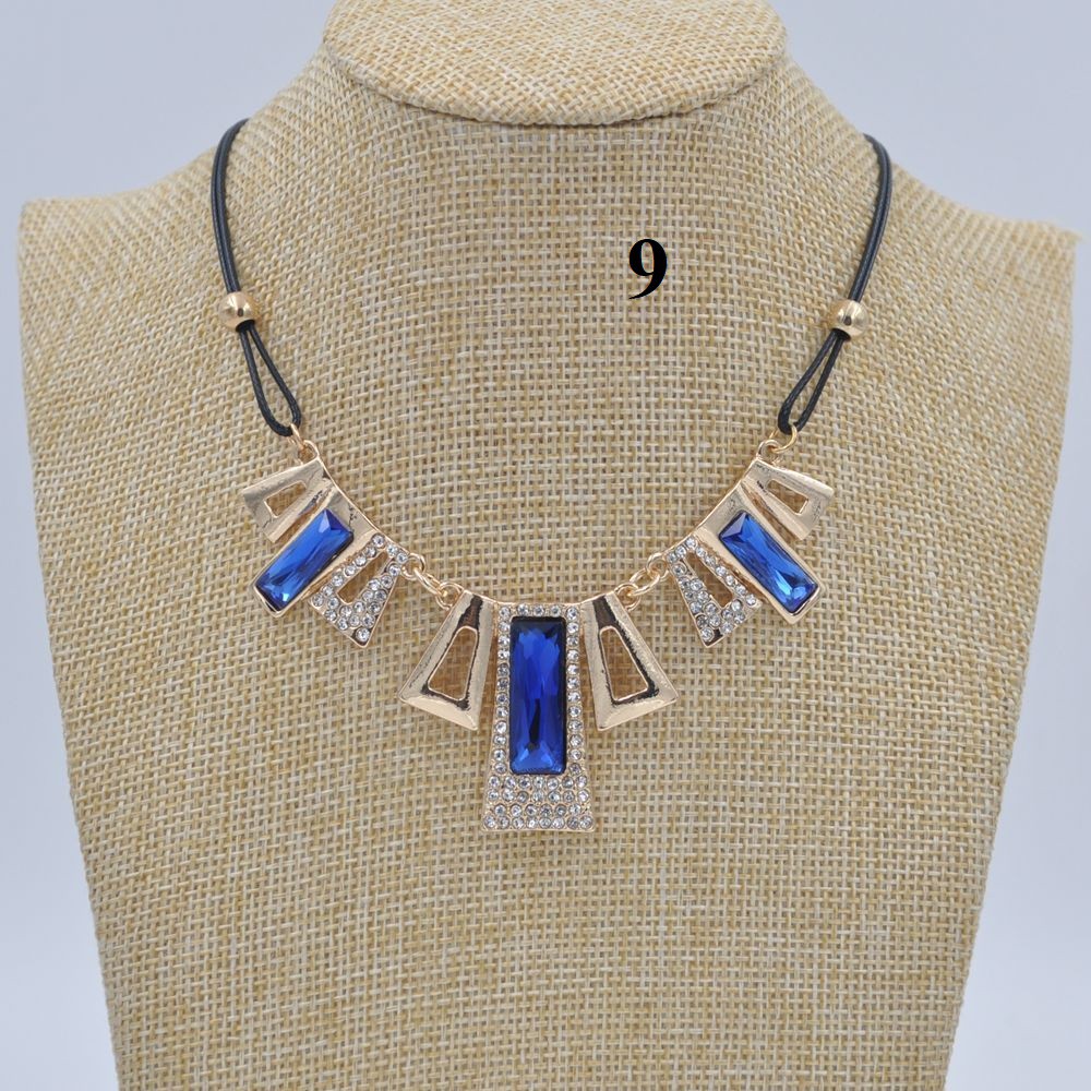 12 mẫu Vòng cổ thời trang - Phụ kiện váy áo