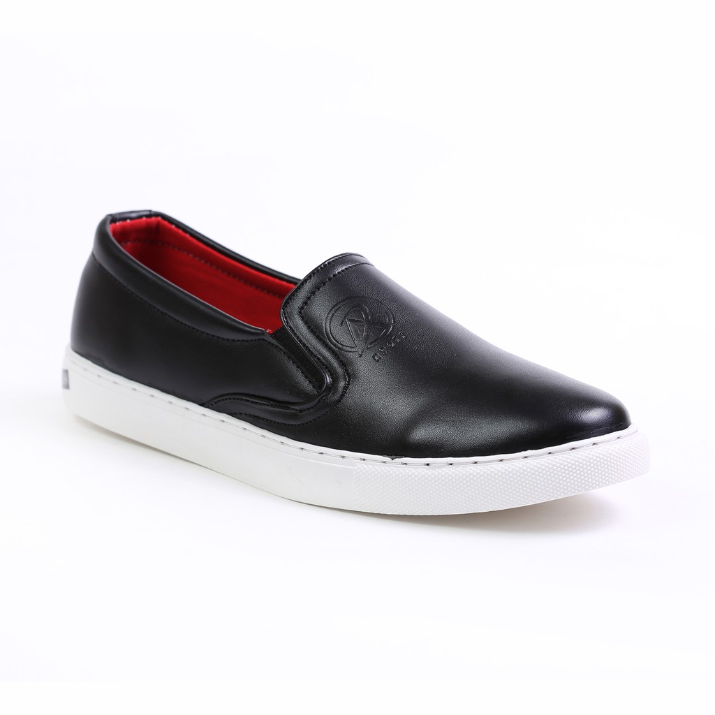 Giày Slip On Nam Aroti Đế Khâu Chắc Chắn Phong Cách Đơn Giản Màu Đen - M498-DEN(TL)- Kèm Thắt Lưng Da Bò Màu Ngẫu Nhiên