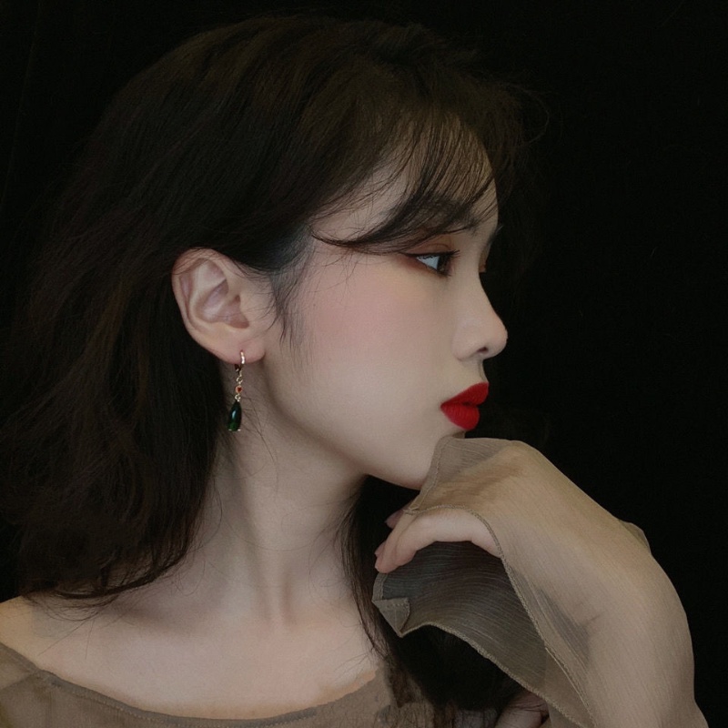 1 Đôi Bông Tai Đính Pha Lê Màu Xanh Lá Cây Thời Trang Không Cần Xỏ Khuyên Dành Cho Bạn Gái