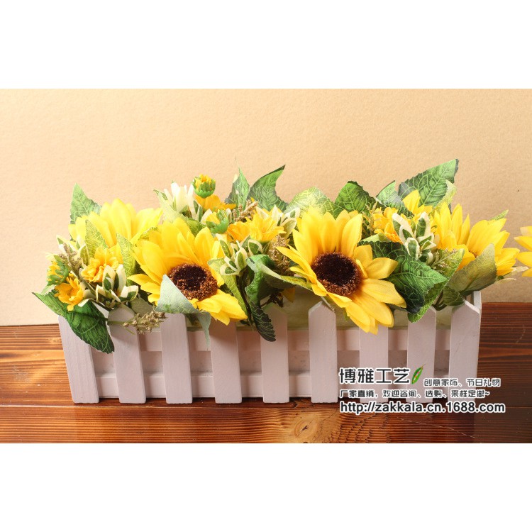 Hàng rào gỗ hoa hướng dương dài 30cm