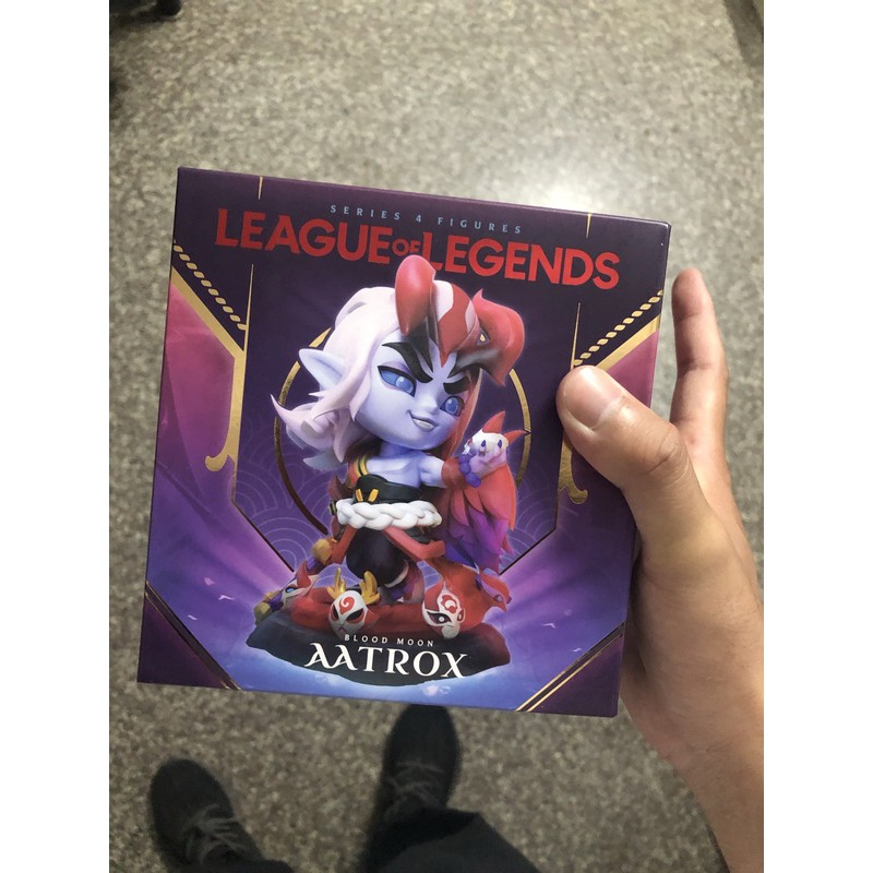 Mô hình Aatrox Huyết Nguyệt - Blood Moon Aatrox Figure - Mô hình Liên Minh Huyền Thoại Chính Hãng Riot Games