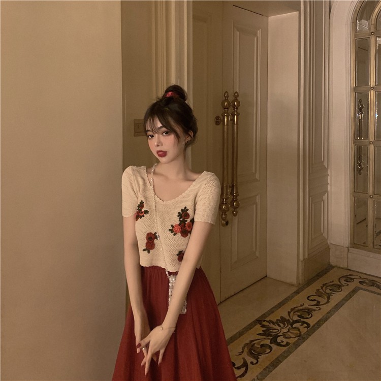 Set áo váy Ulzzang / Áo cói croptop thêu hoa cổ chữ V / (Ảnh thật ở cuối)