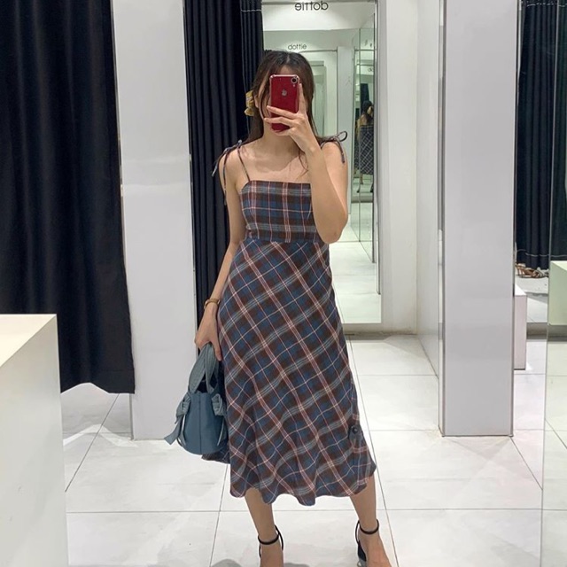 Đầm caro dây