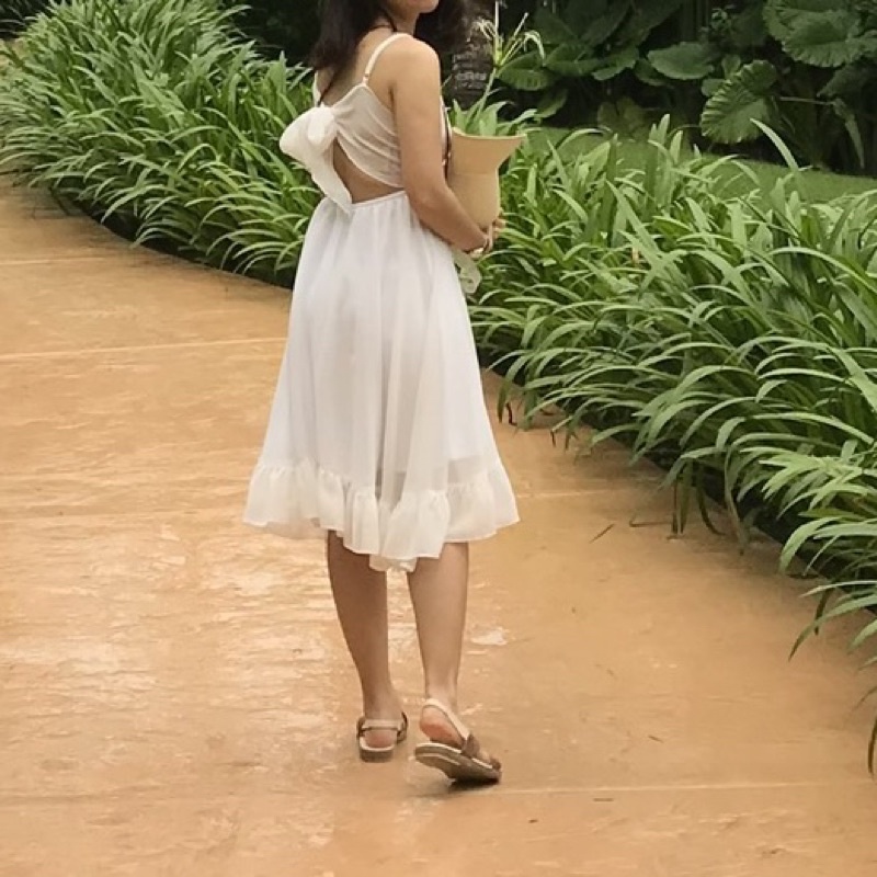 PASS ĐẦM XÒE MÀU TRẮNG LƯNG NƠ-1