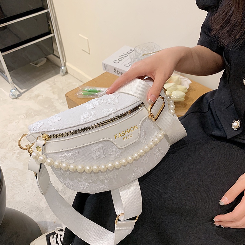 Túi đeo chéo một bên vai IELGY bằng canvas dây đeo bản rộng phối ngọc trai cho nữ