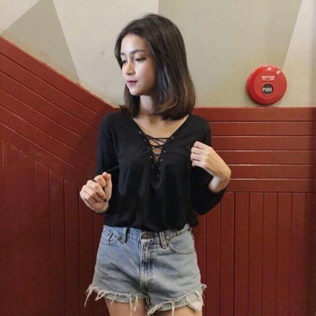 Áo thun dài tay dây đan ngực