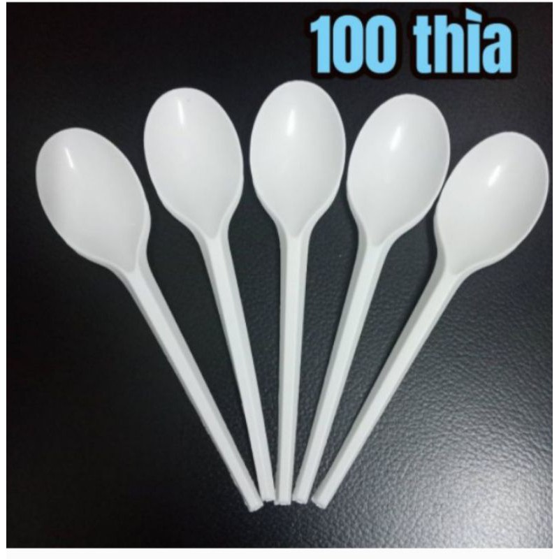 1 thìa nhựa