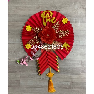 Quạt giấy đỏ trang trí tết