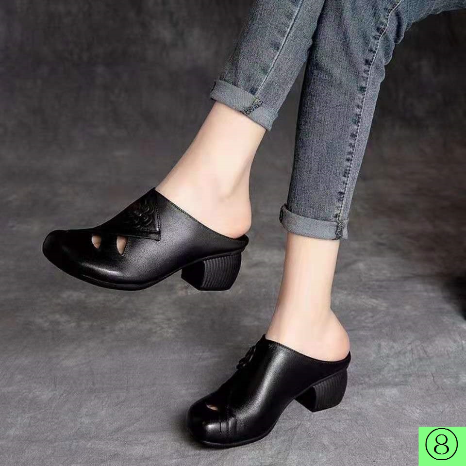 Dép Sandal Bít Mũi Gót Dày Vừa Bằng Da Mềm Khoét Lỗ Thời Trang Mùa Hè 2021 Cho Phụ Nữ Trung Niên