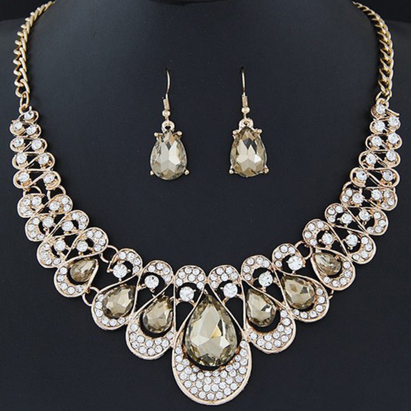 Bộ dây chuyền đính đá nhiều màu và đôi khuyên tai màu trơn xinh xắn cho nữ