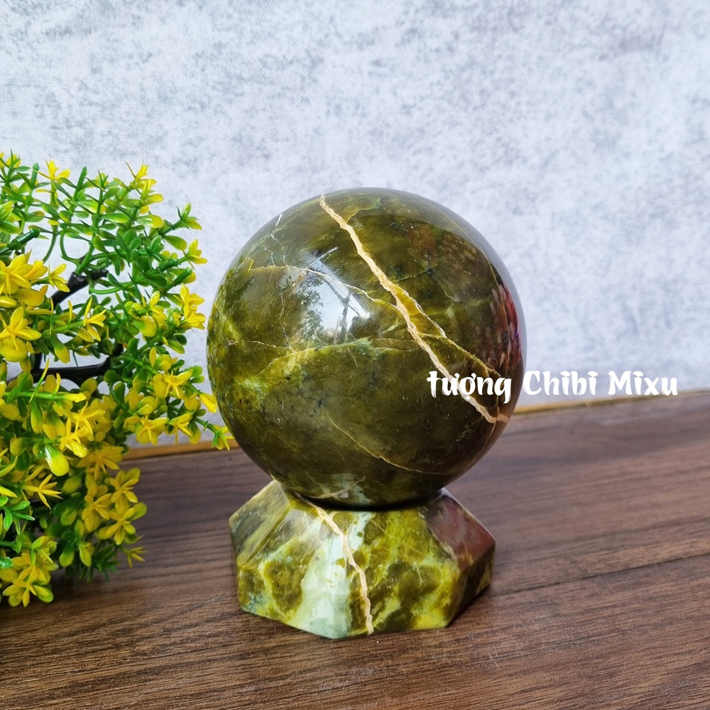 Bi cầu đá Serpentine 9-10cm kèm đế đá phong thủy