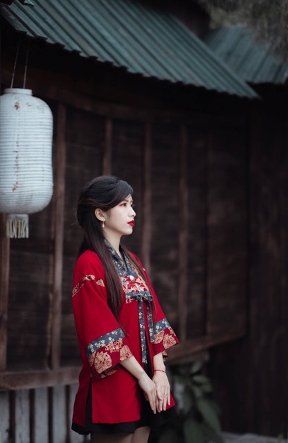 Áo Nhật Bình màu đỏ loại ngắn | BigBuy360 - bigbuy360.vn